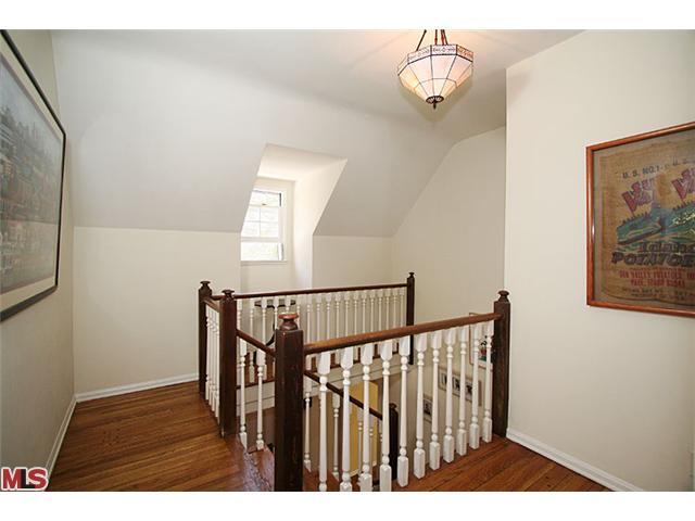 2301 Mandeville Canyon Rd