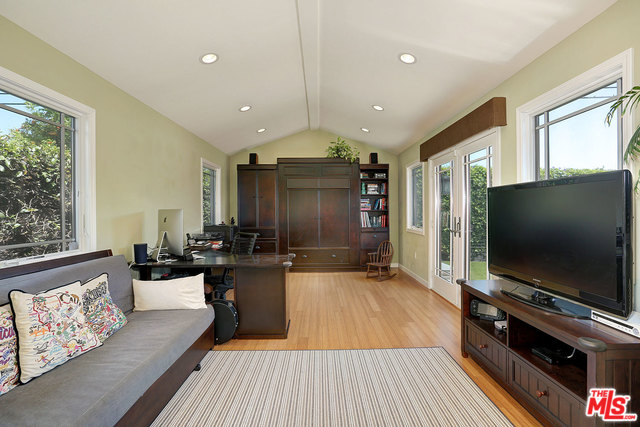 11044 Braddock Dr