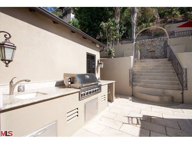 1424 Belfast Dr