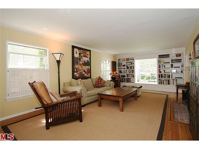 2301 Mandeville Canyon Rd