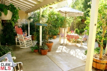119 N Bundy Dr