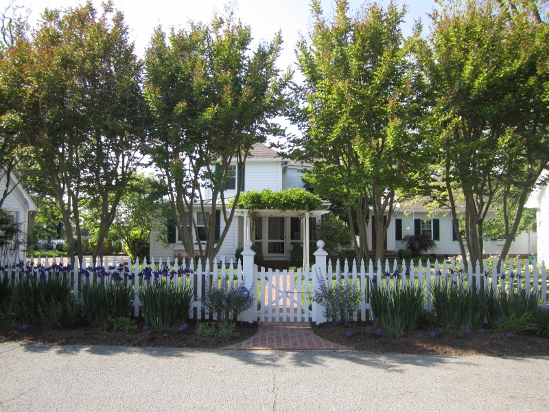 101 East St