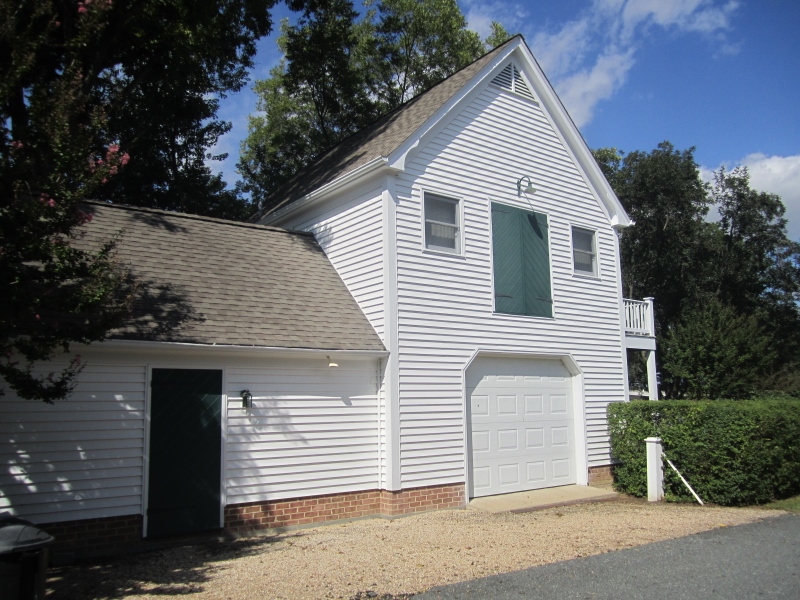 101 East St