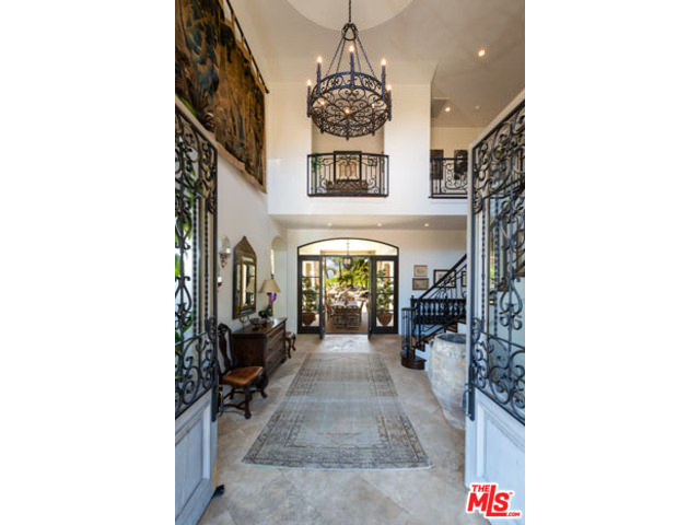 6205 OCEAN BREEZE DR
