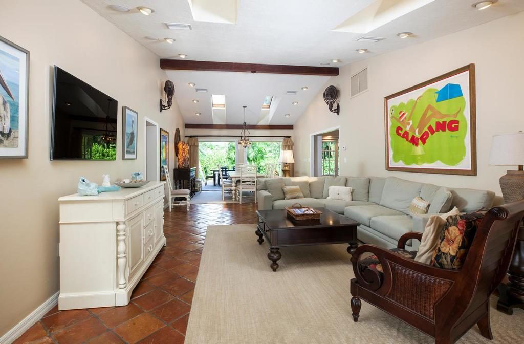Palm Cir W. 641