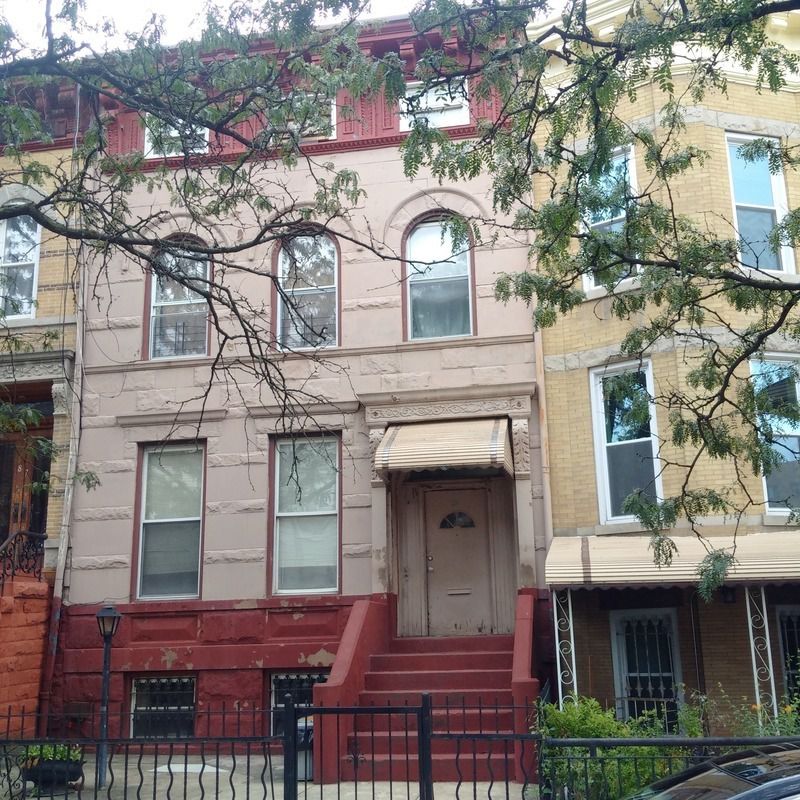 89 Moffat st