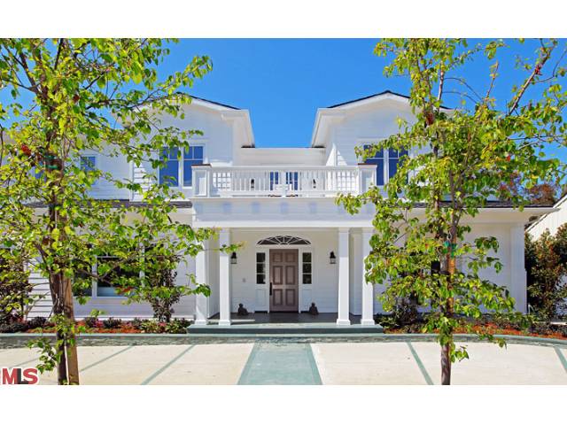 749 Amalfi Dr