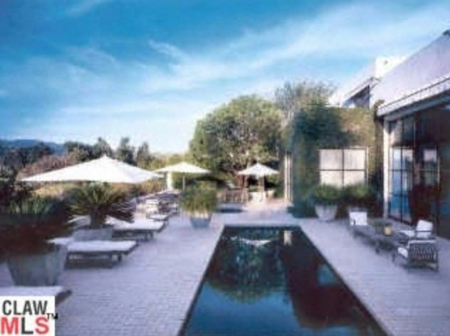 2121 La Mesa Drive