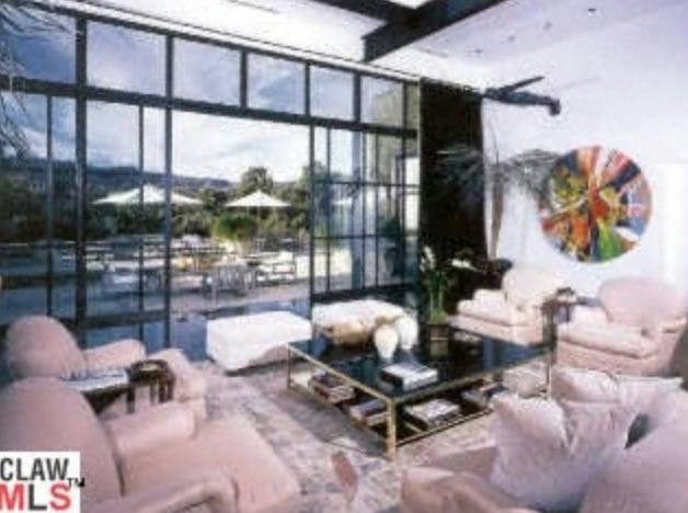 2121 La Mesa Drive