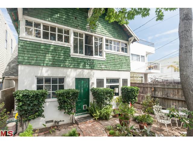 18 25th Ave