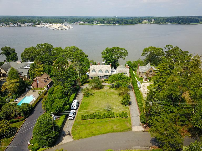 2624 River Road