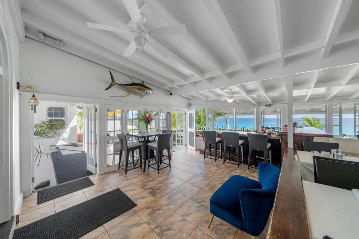 RUNAWAY HILL INN