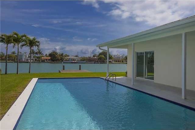 227 N SHORE DR