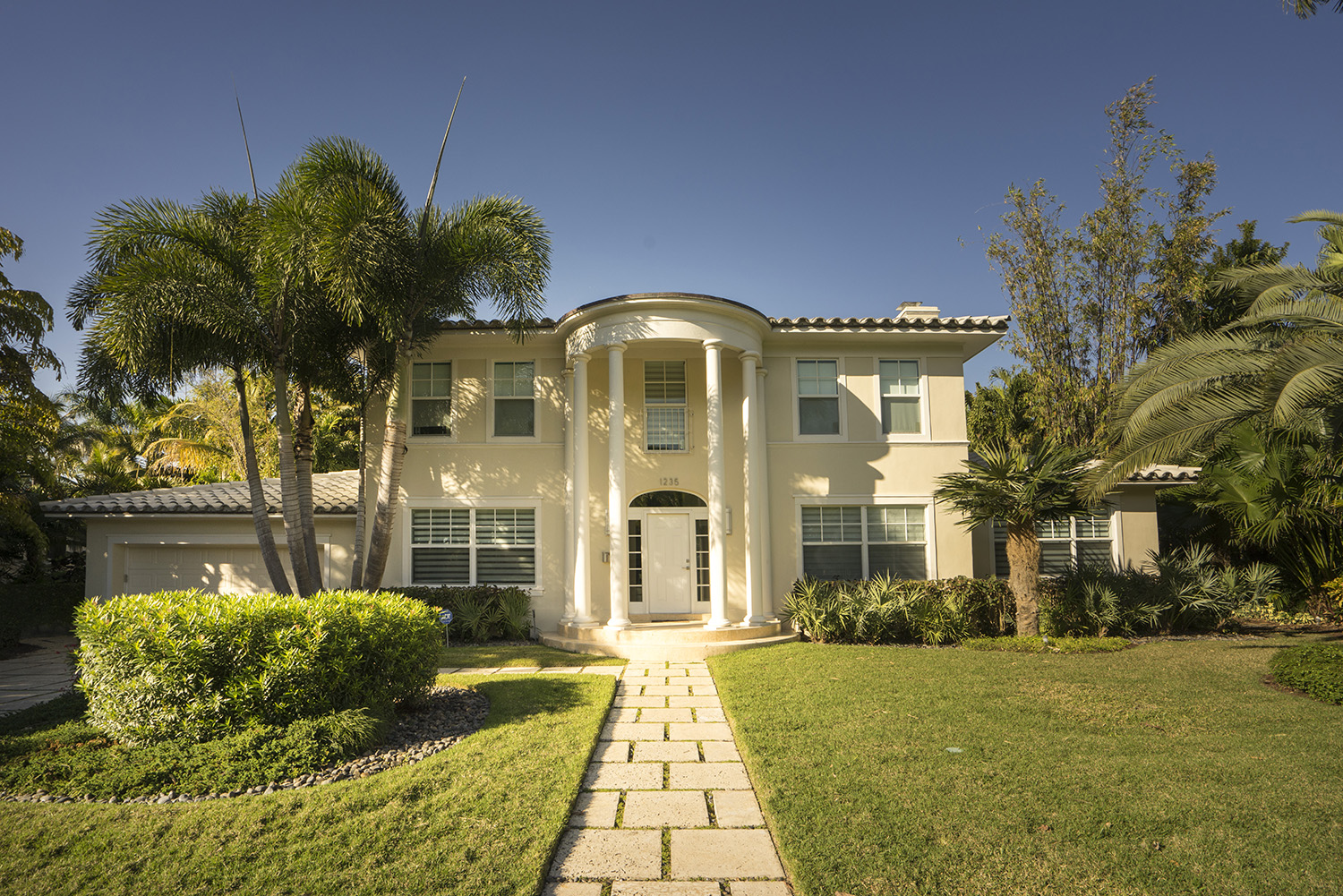 1235 N Greenway Dr