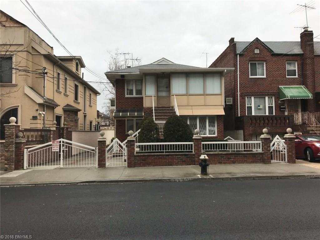 2560 East 12th Street
