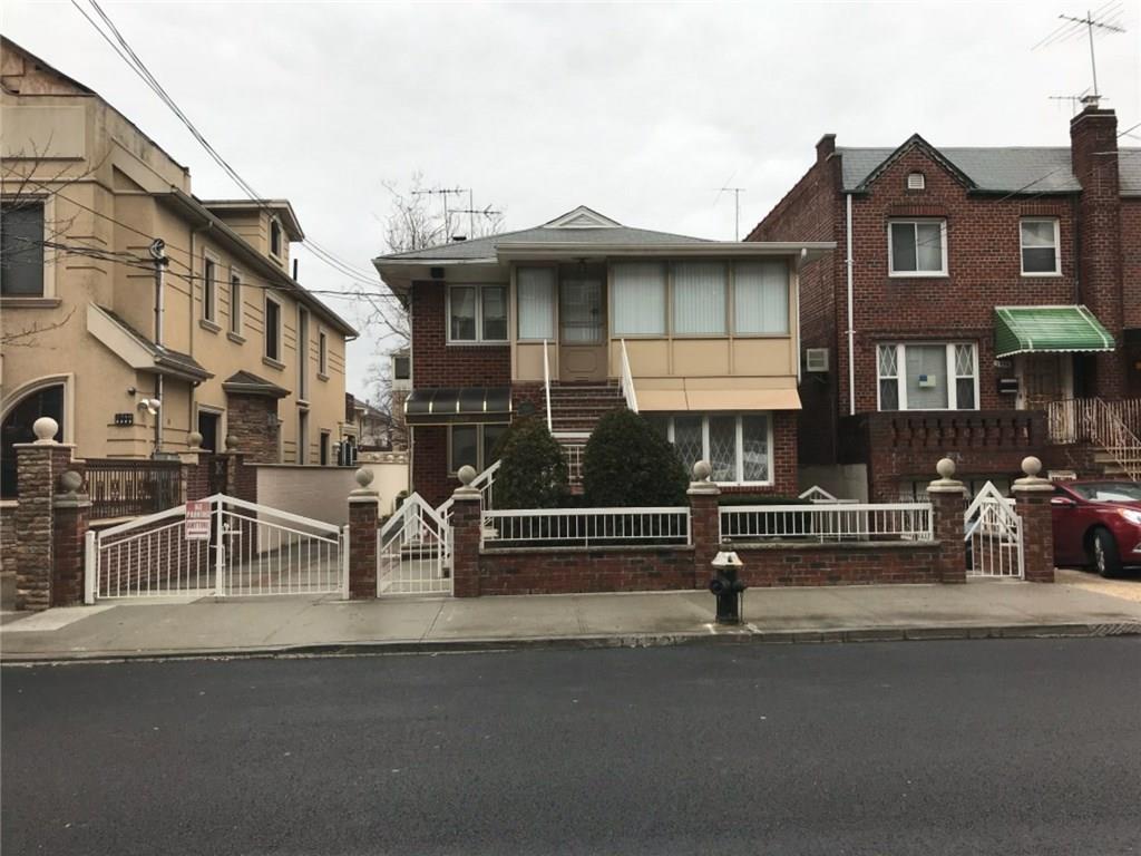 2560 East 12th Street