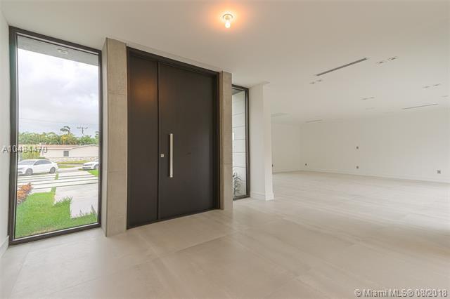 2120 NE 197th Ter