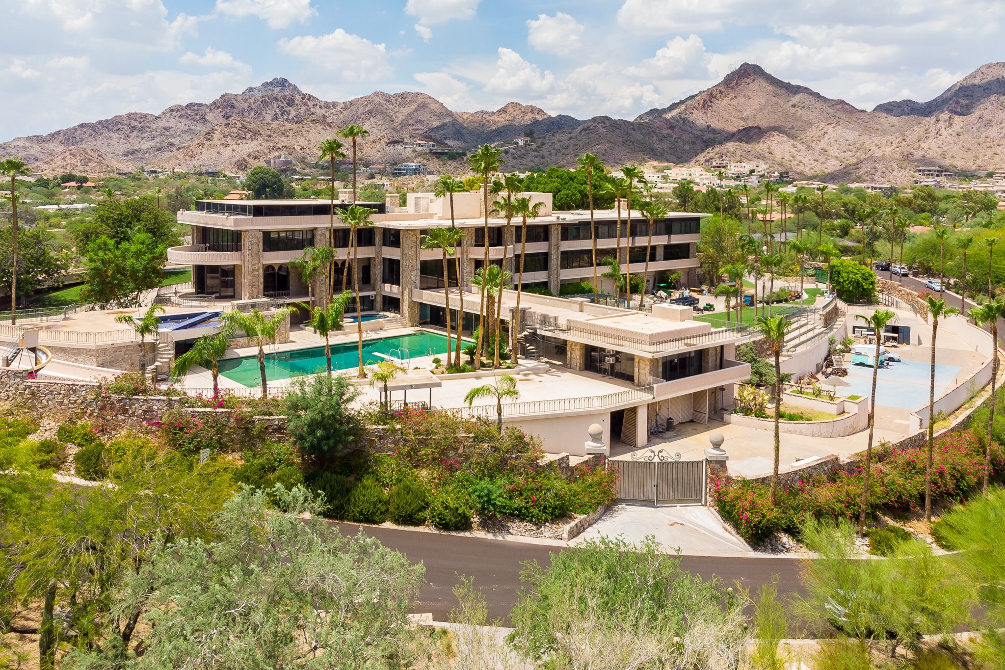 6112 N Paradise View Dr