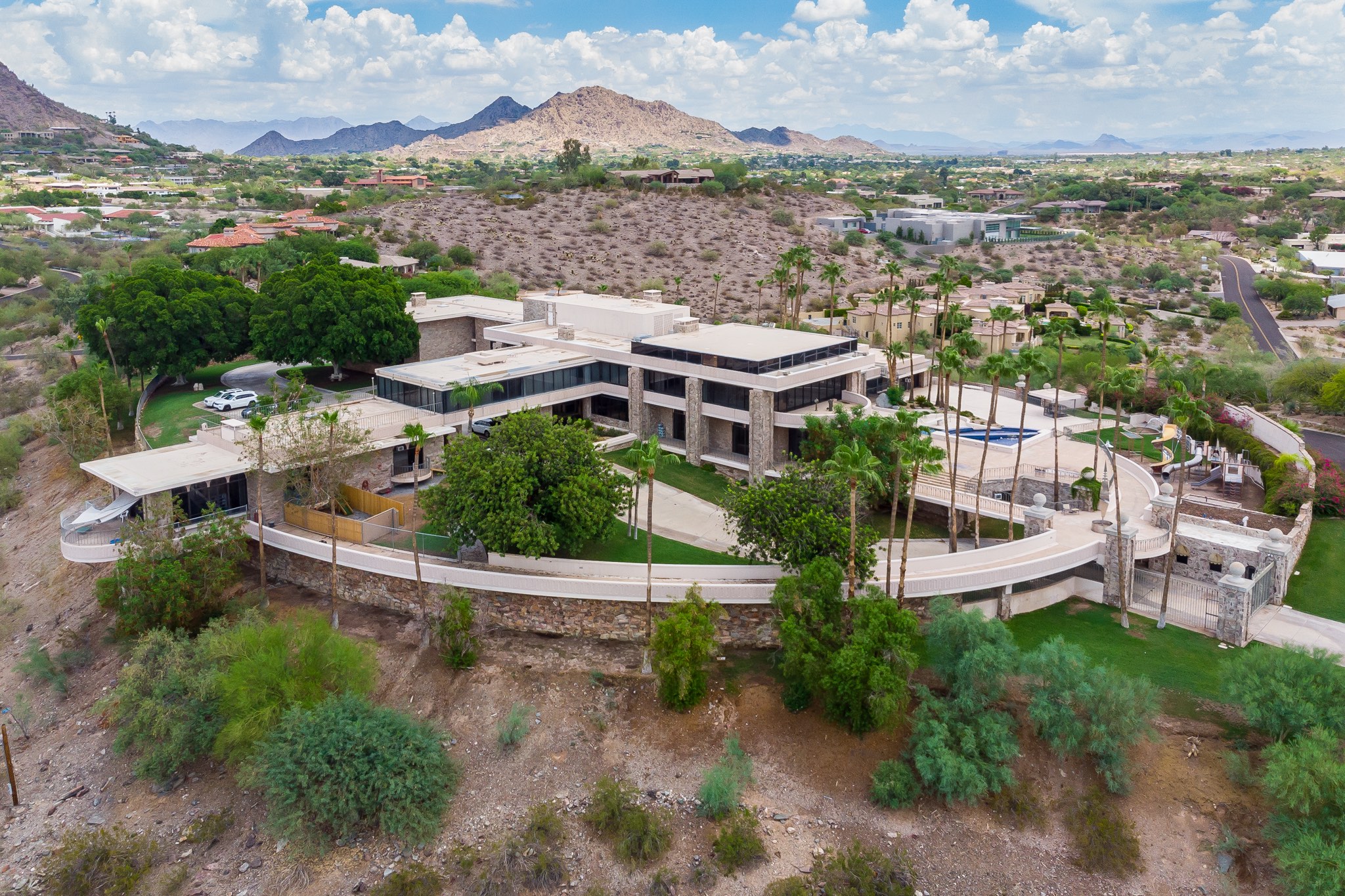 6112 N Paradise View Dr