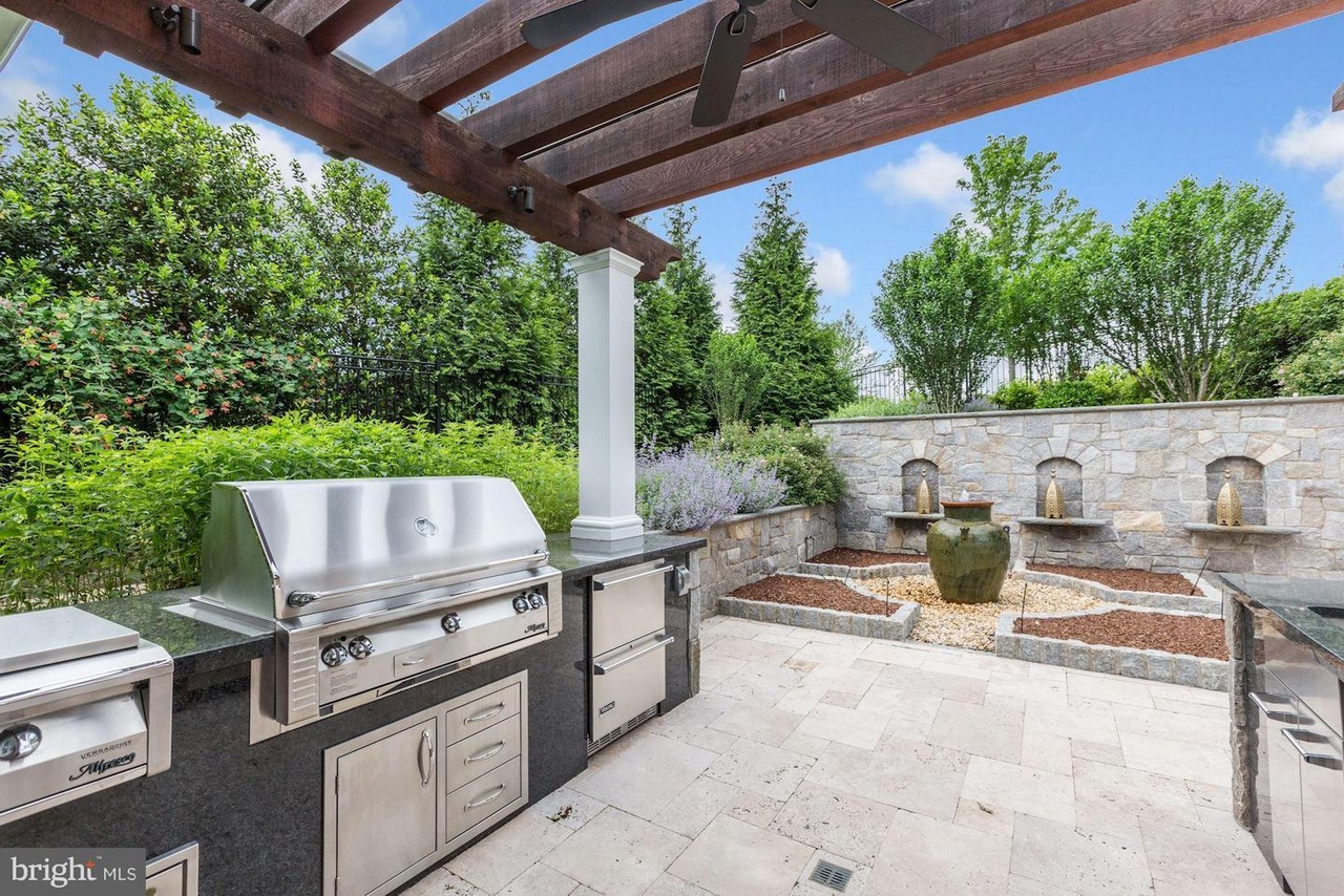 1635 Admirals Hill Court