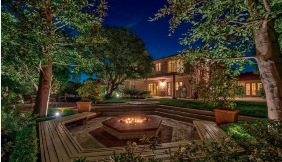 1142 Saint Regis Place