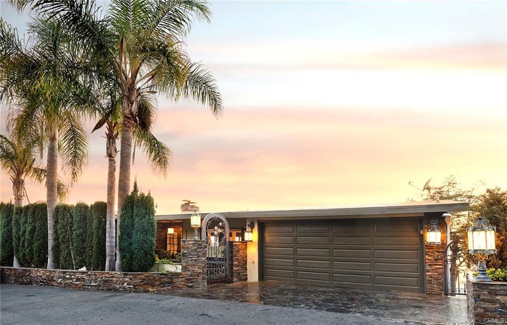965 Coastview Drive