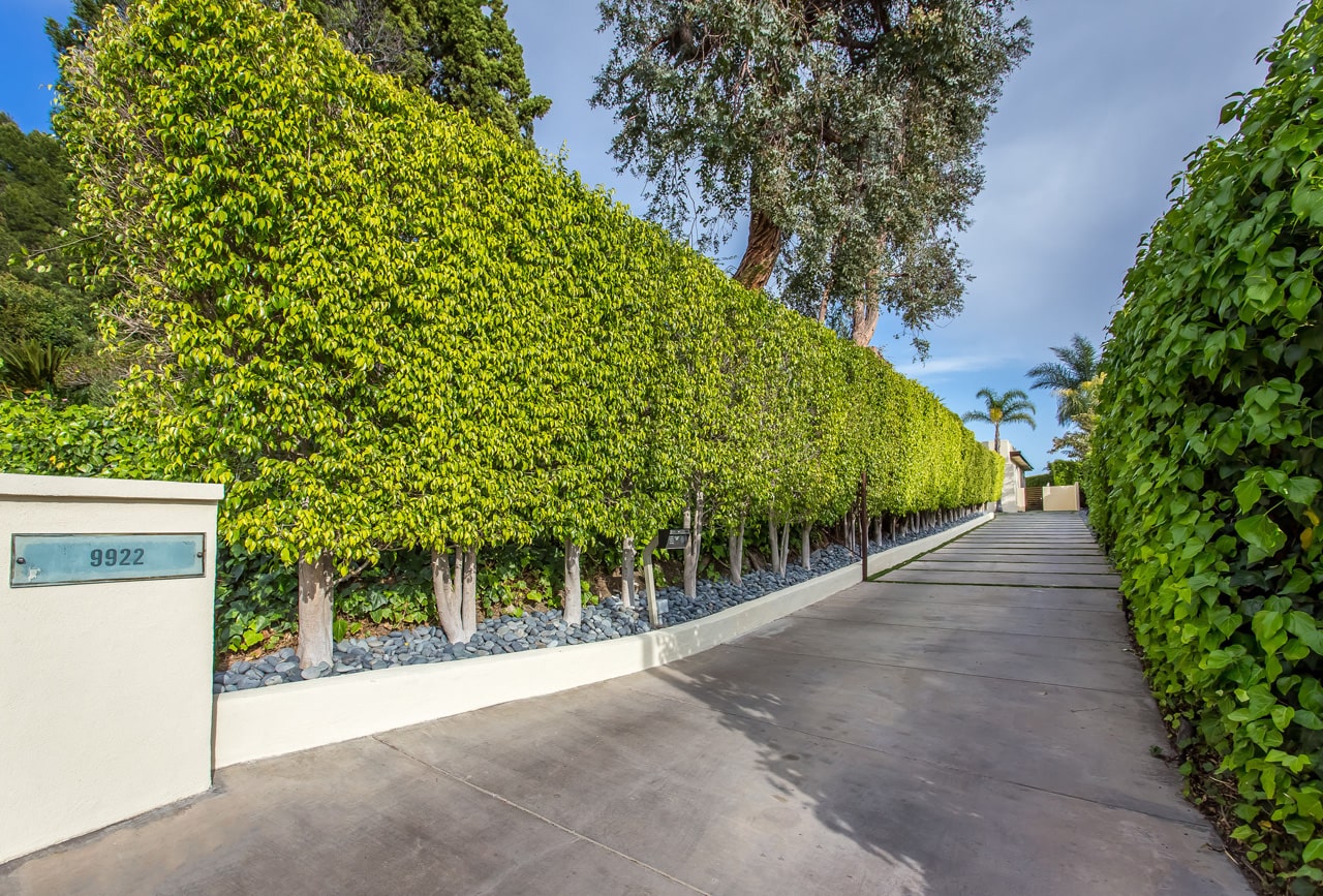 9222  Anthony Pl