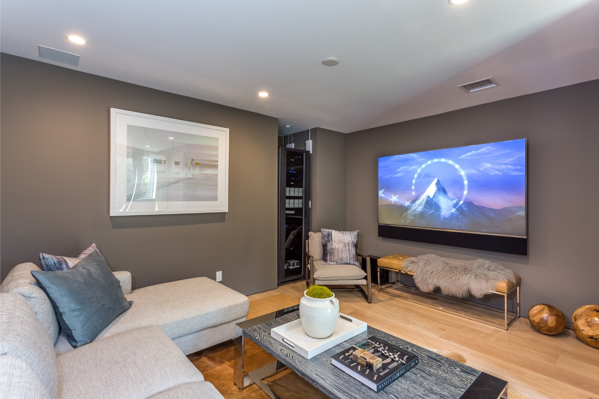 1490 Sunset Plaza Dr.