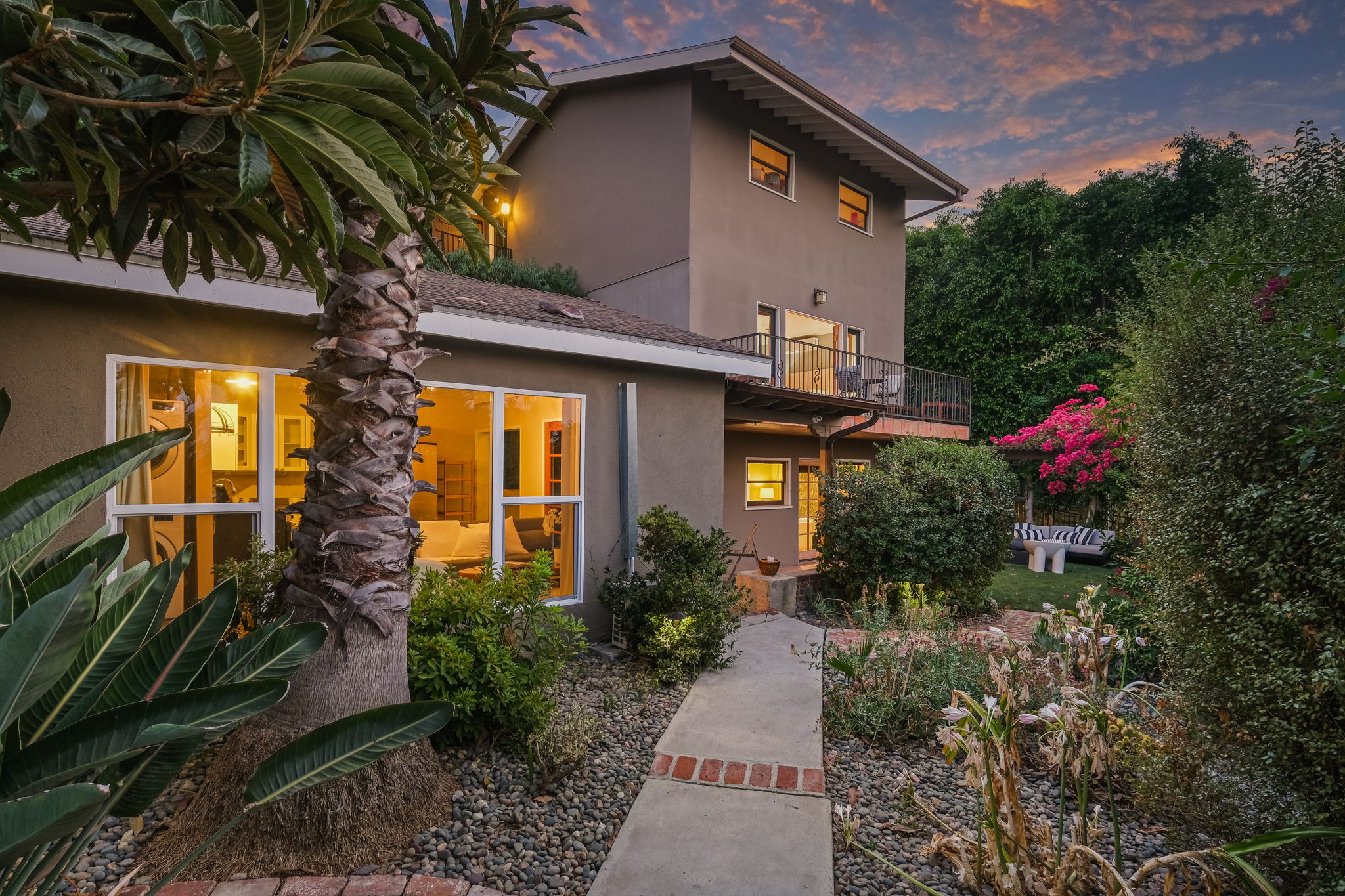 11453 Laurelcrest Dr.