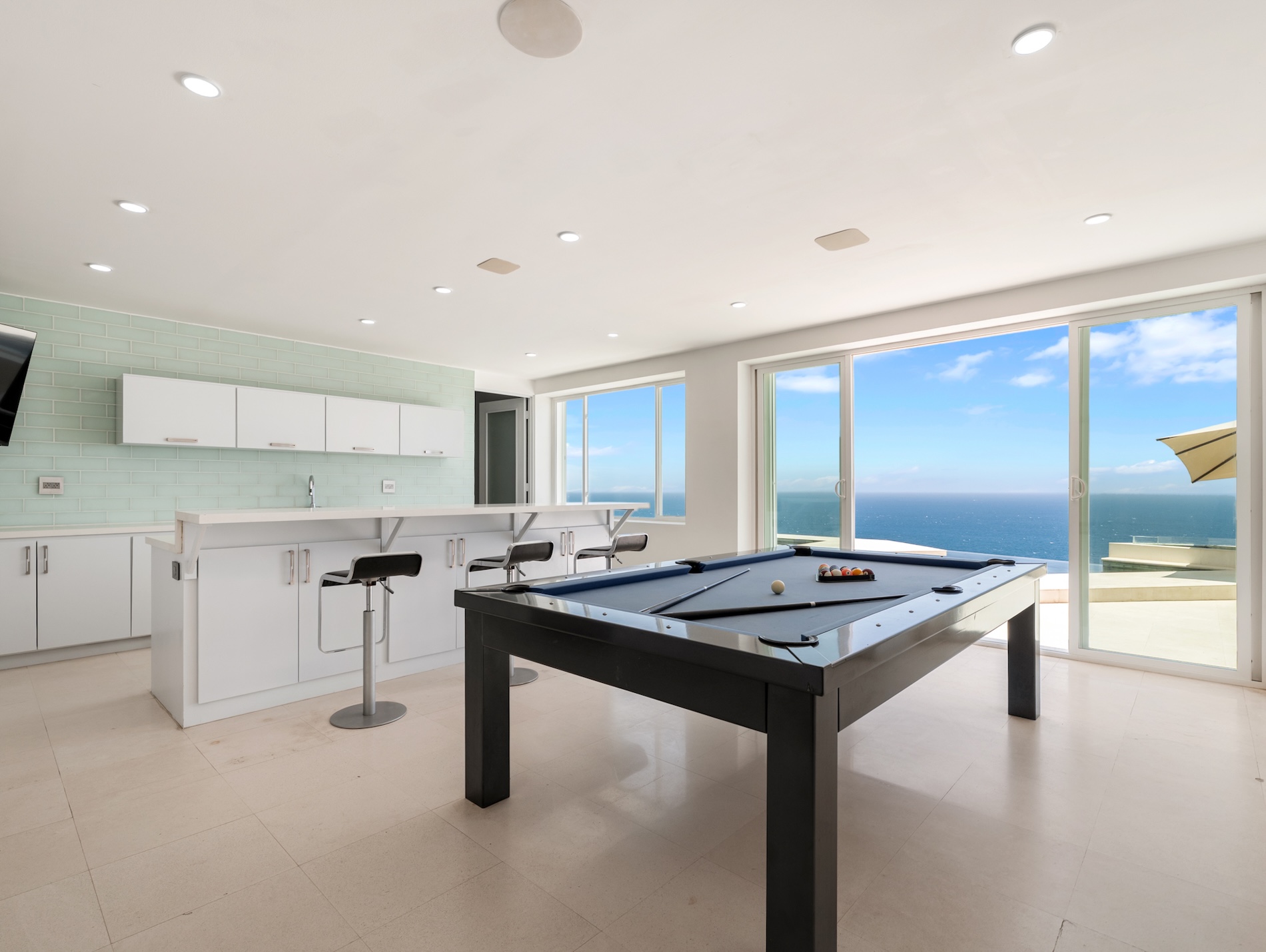 Manzana 26 Callejon de Los Ni, Villa Lands End