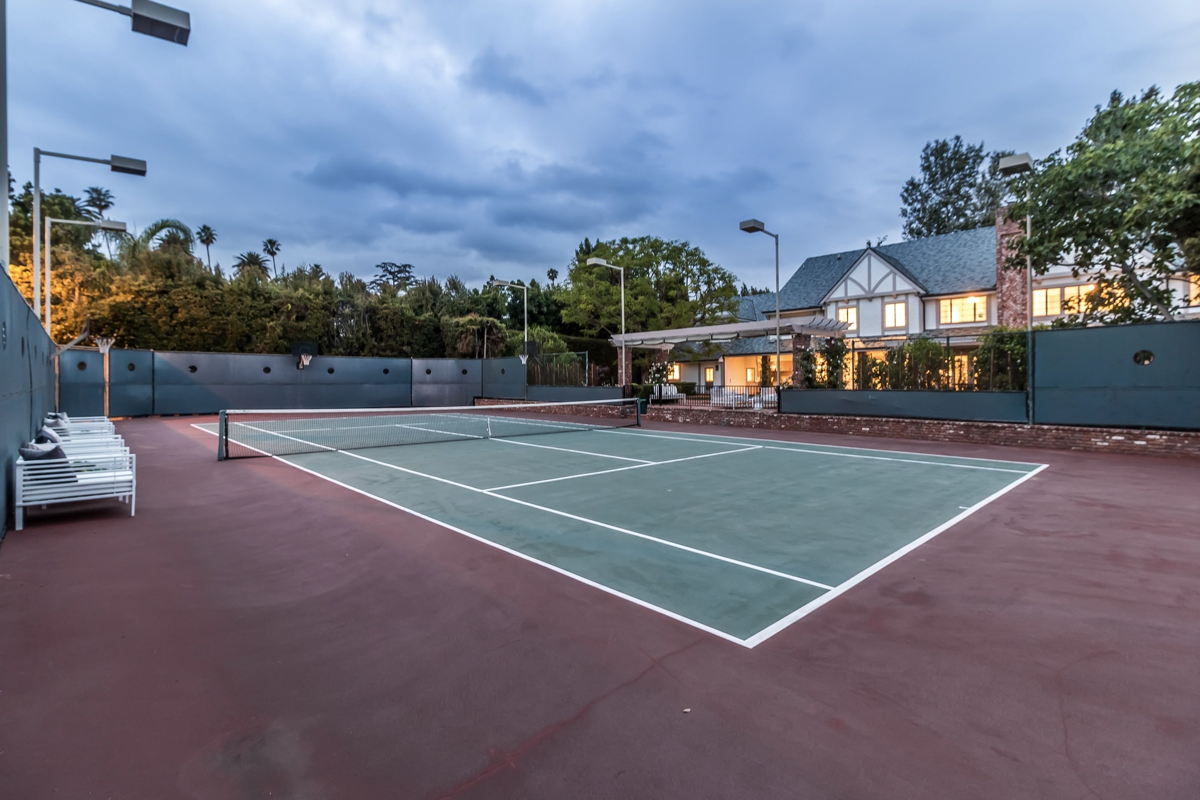 807  N. Crescent Dr