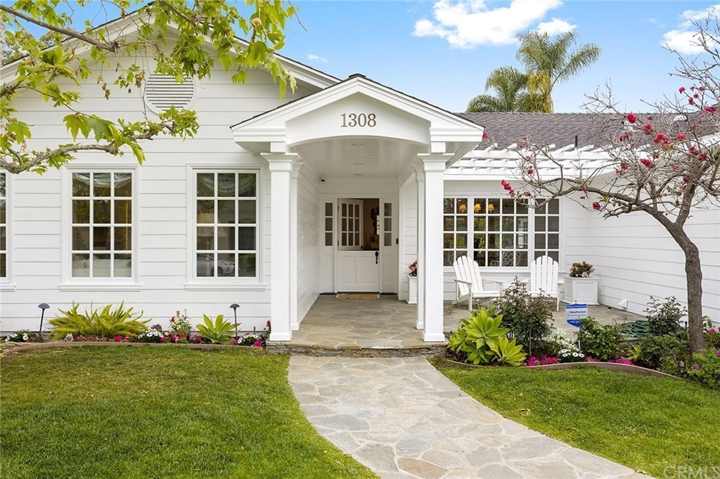 1308 Mariners Dr