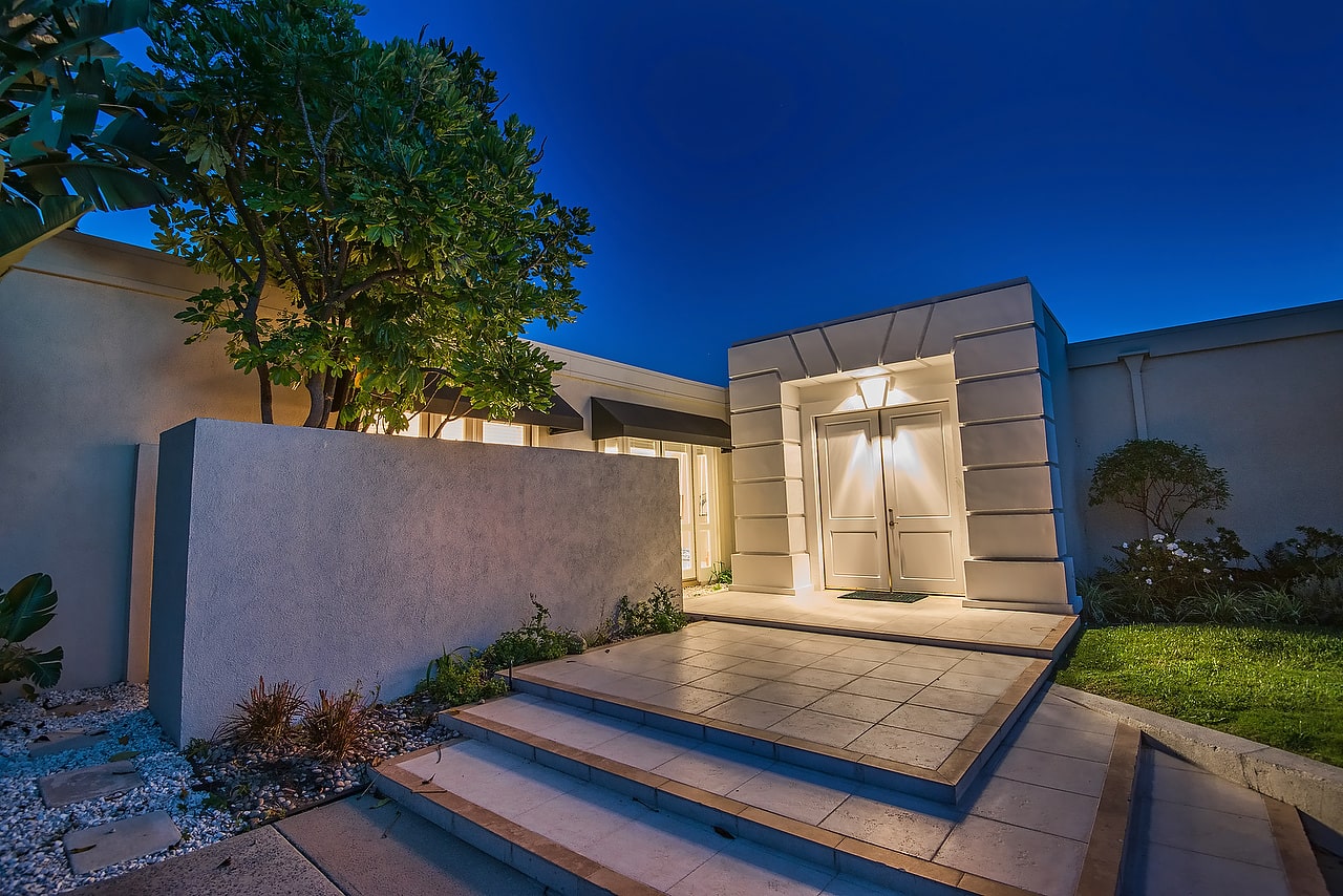 320  Trousdale Pl.