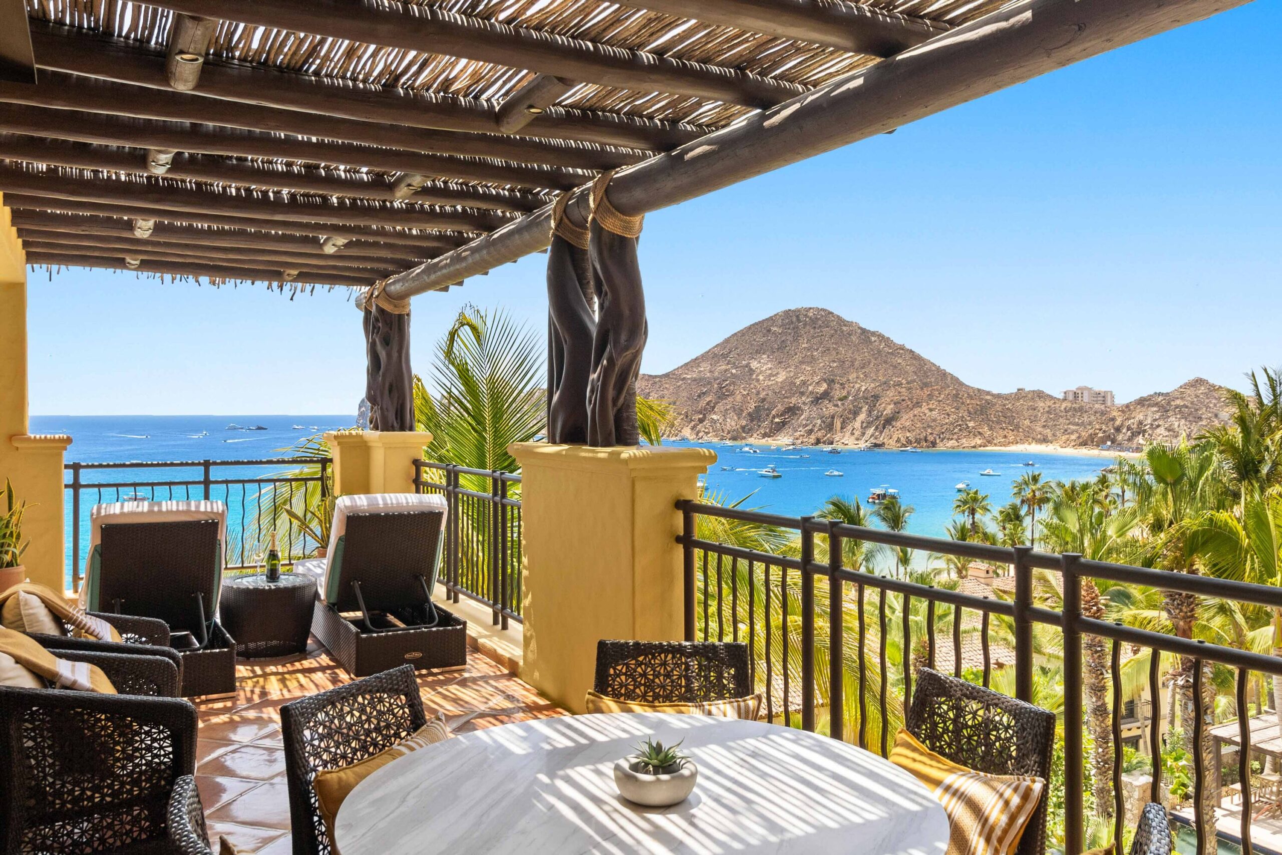 Residence 1-403, Hacienda Beach Club