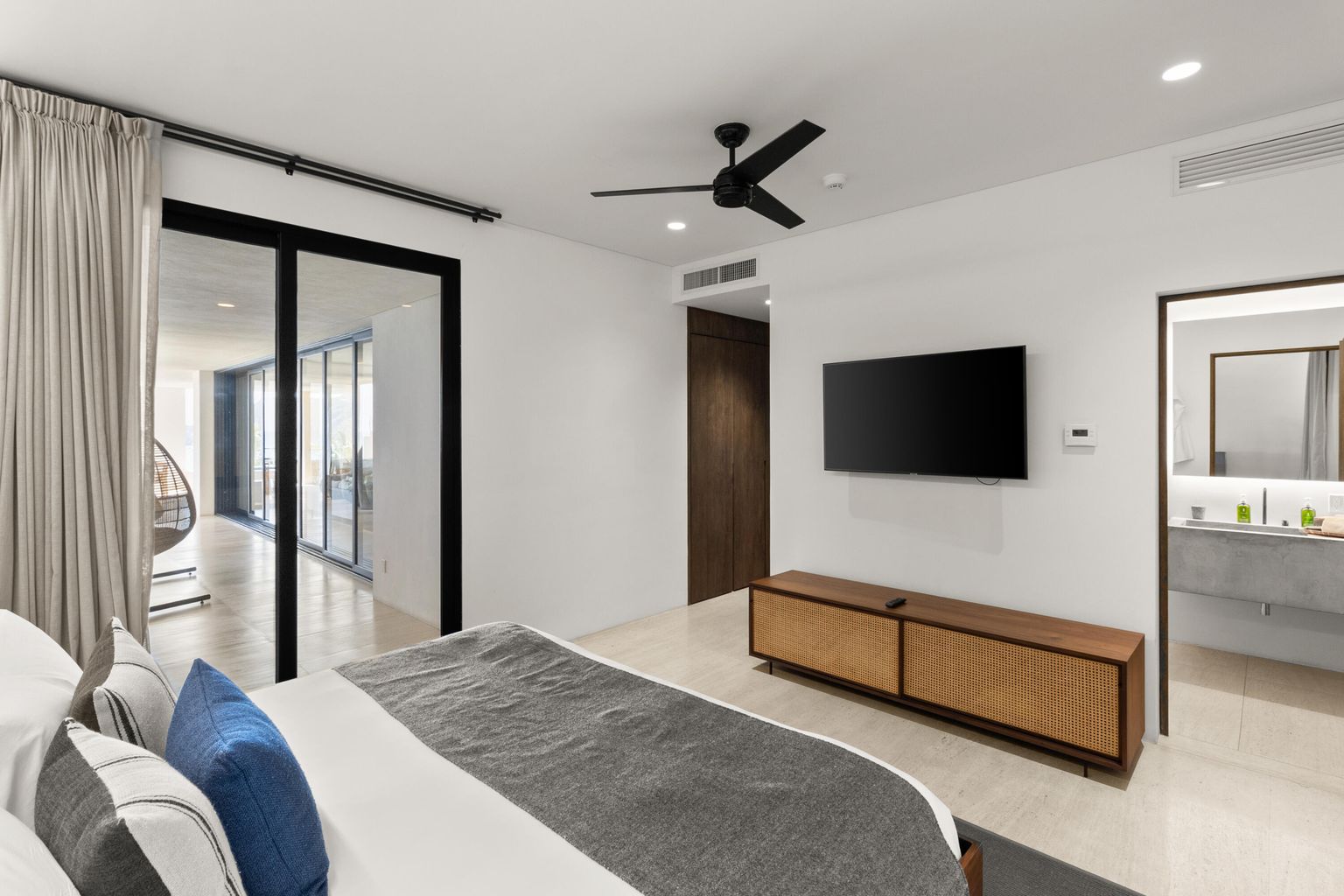 Residence 7-302 Hacienda Beach Club Phase 2