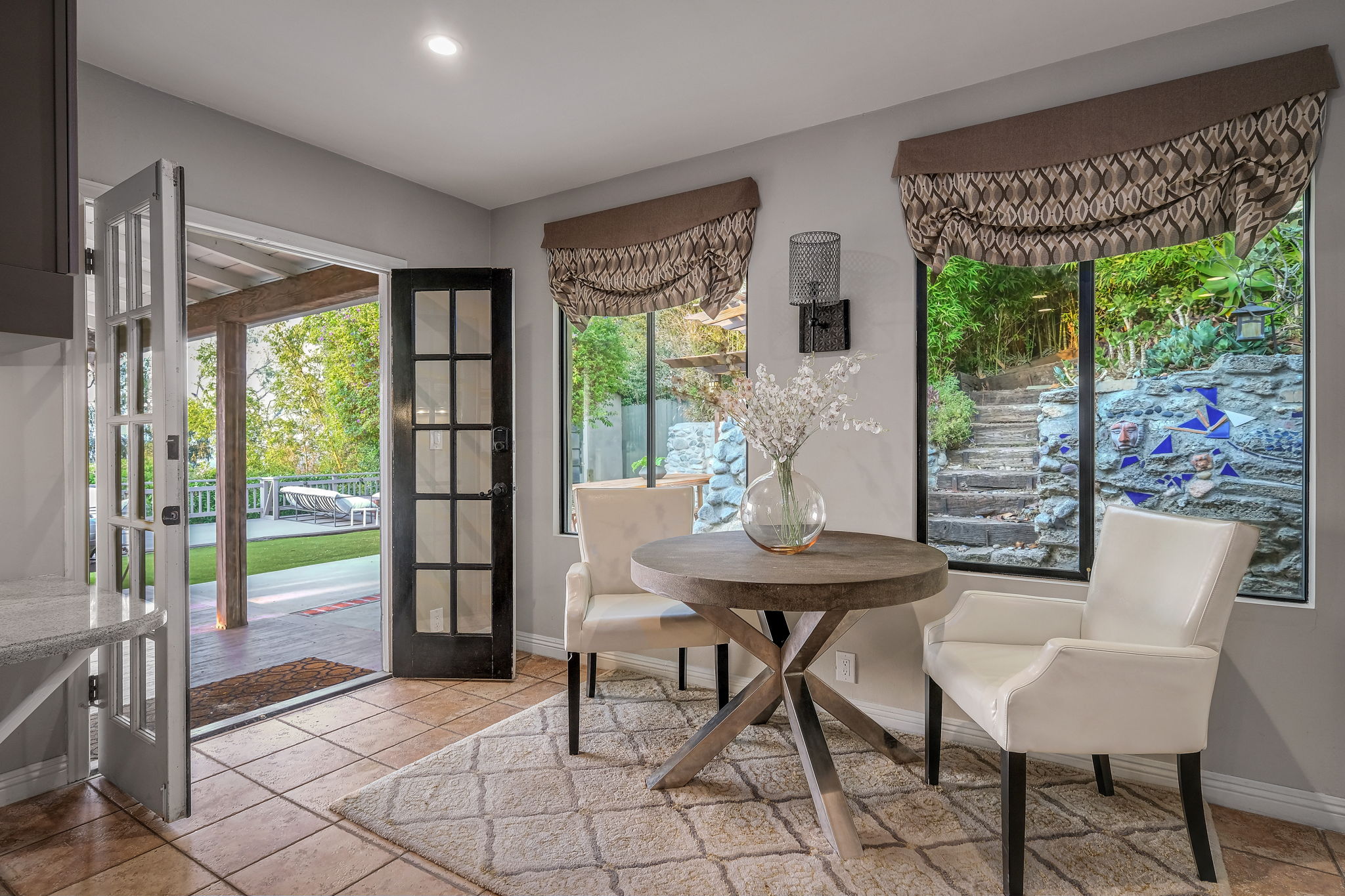 11453 Laurelcrest Dr.