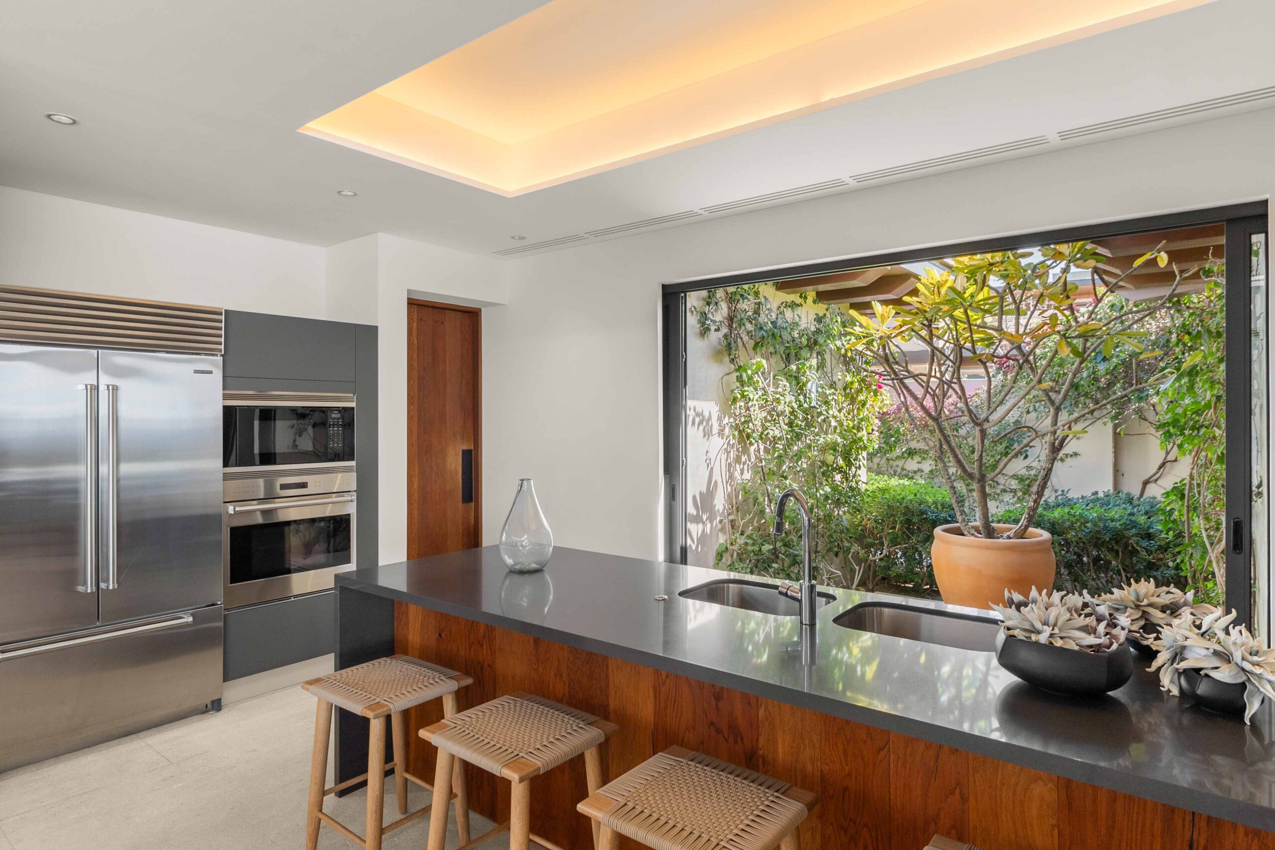 10  The Enclave, Zadun Residences