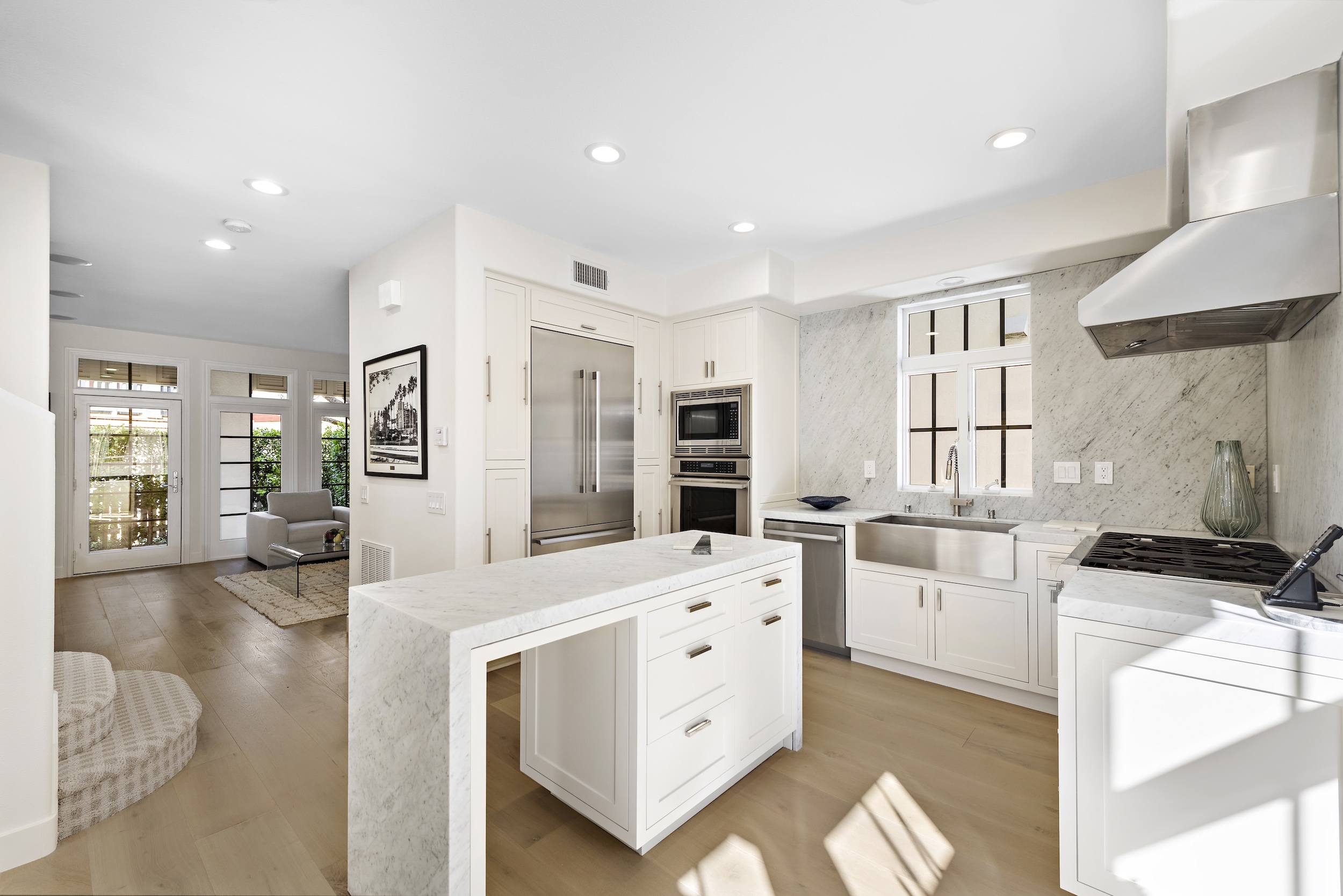 2534  Bungalow Pl.  87