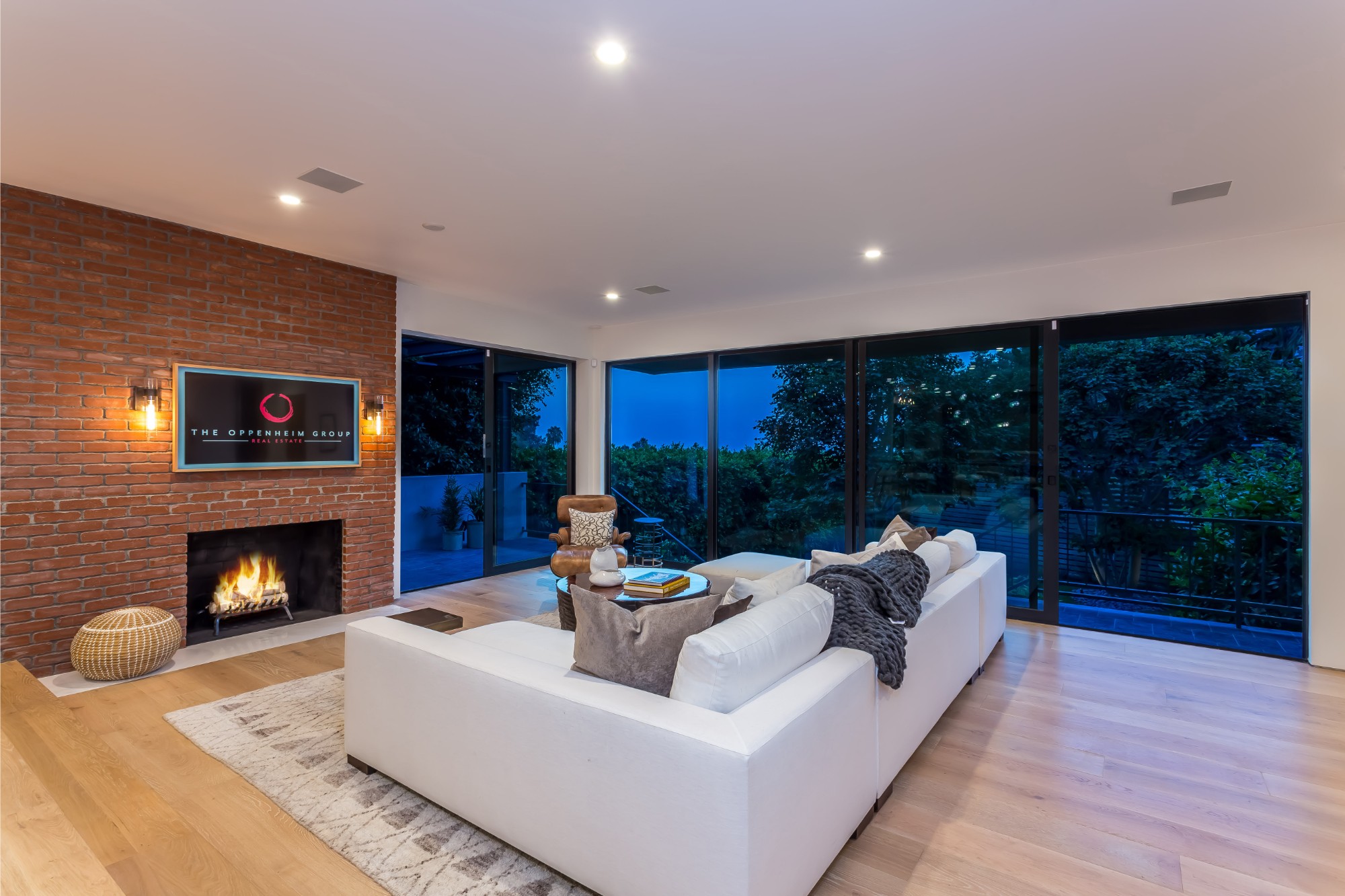 1490 Sunset Plaza Dr.