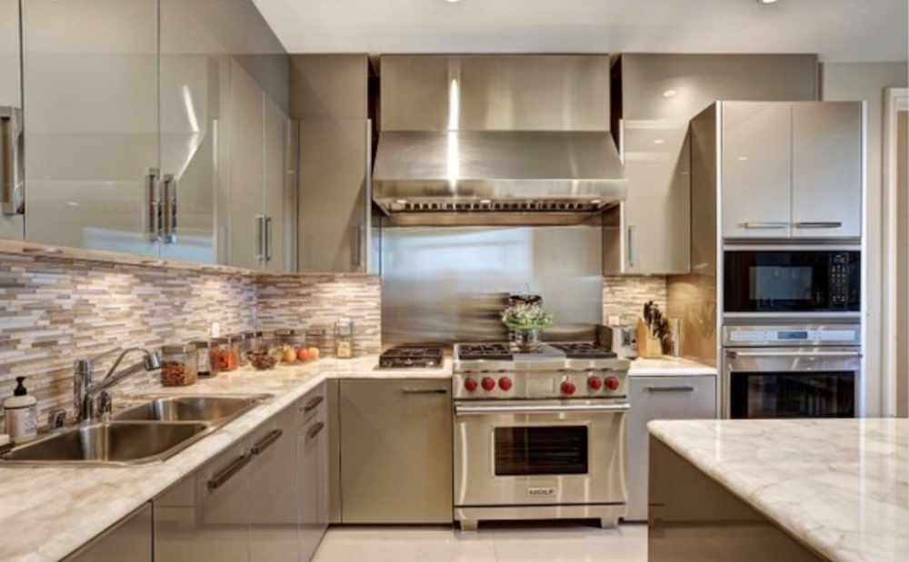 10776  Wilshire 1604