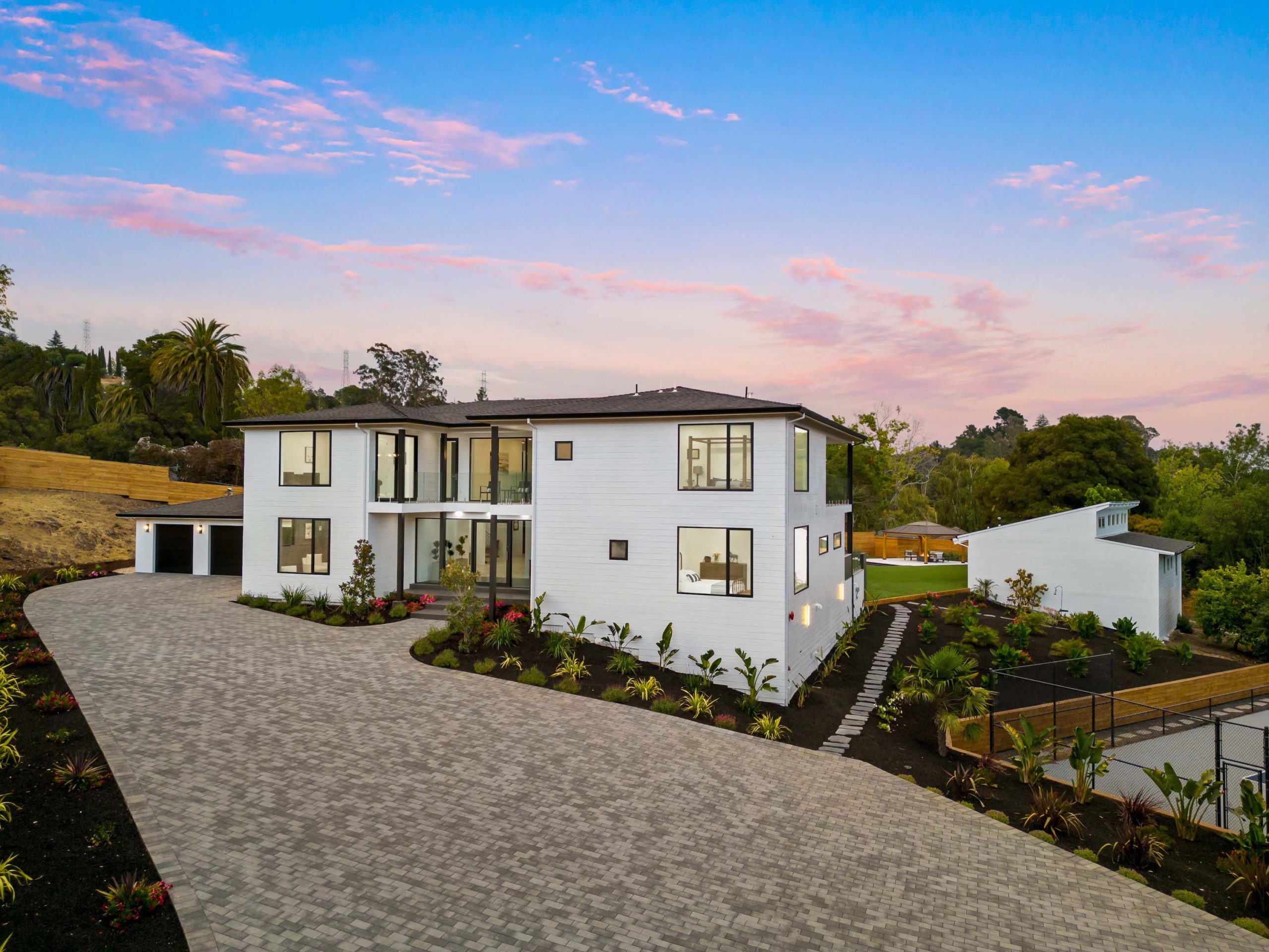 17 Moncada Way