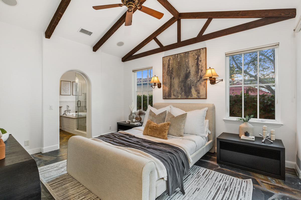 302  Larkspur Ave.