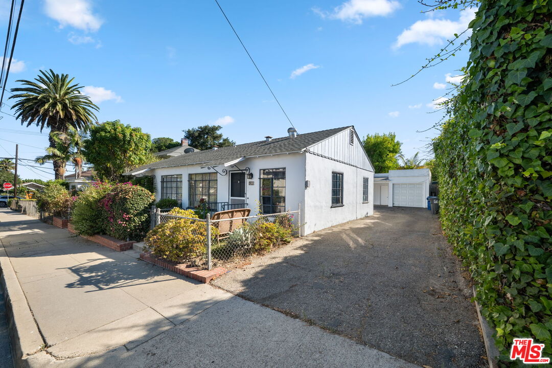 333 E Anapamu St