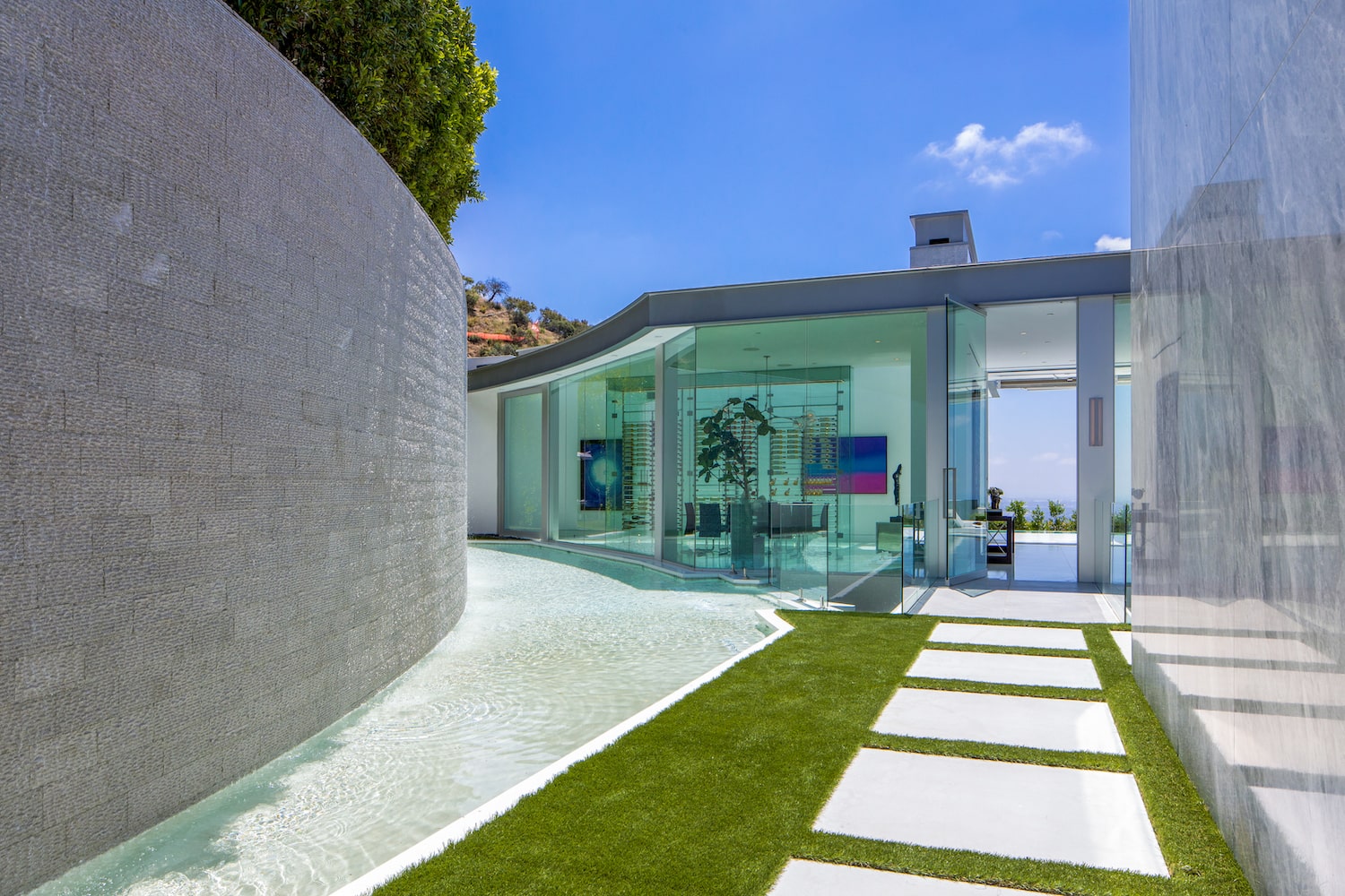 1814  N. Doheny Dr.