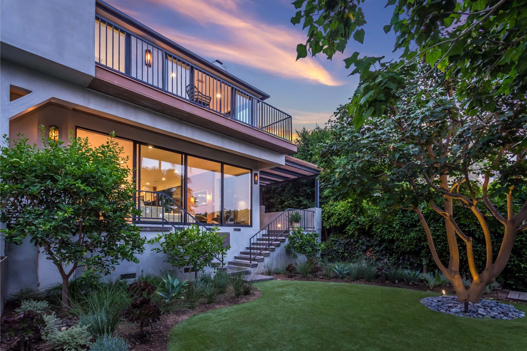 1490 Sunset Plaza Dr.