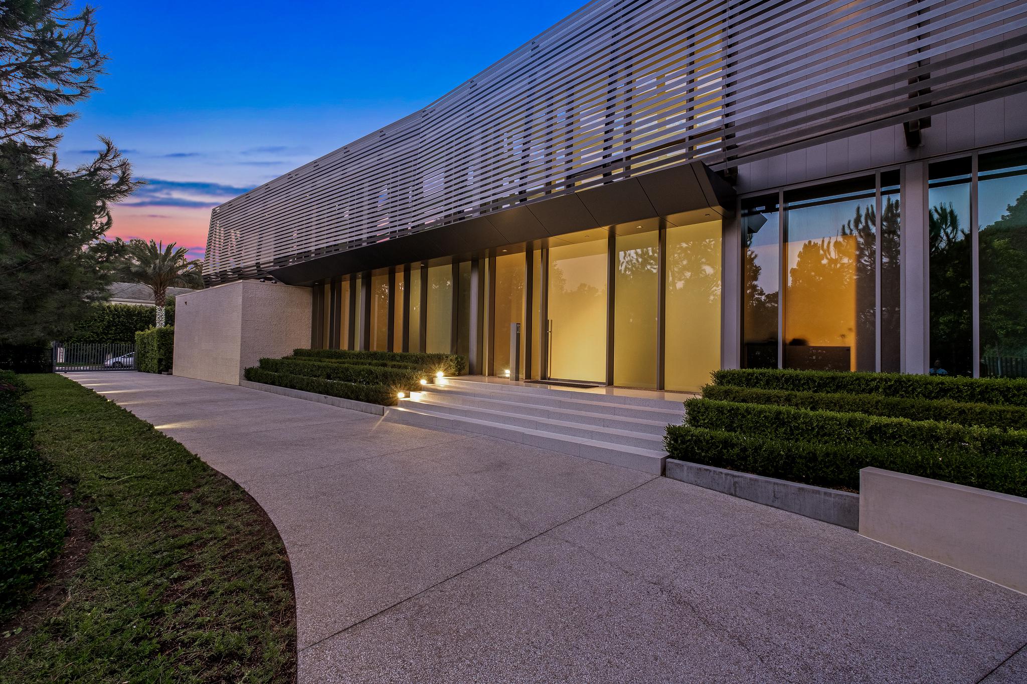  1021  N.  Beverly Dr.