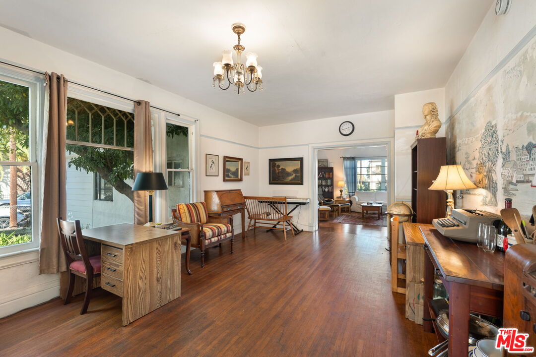 333 E Anapamu St