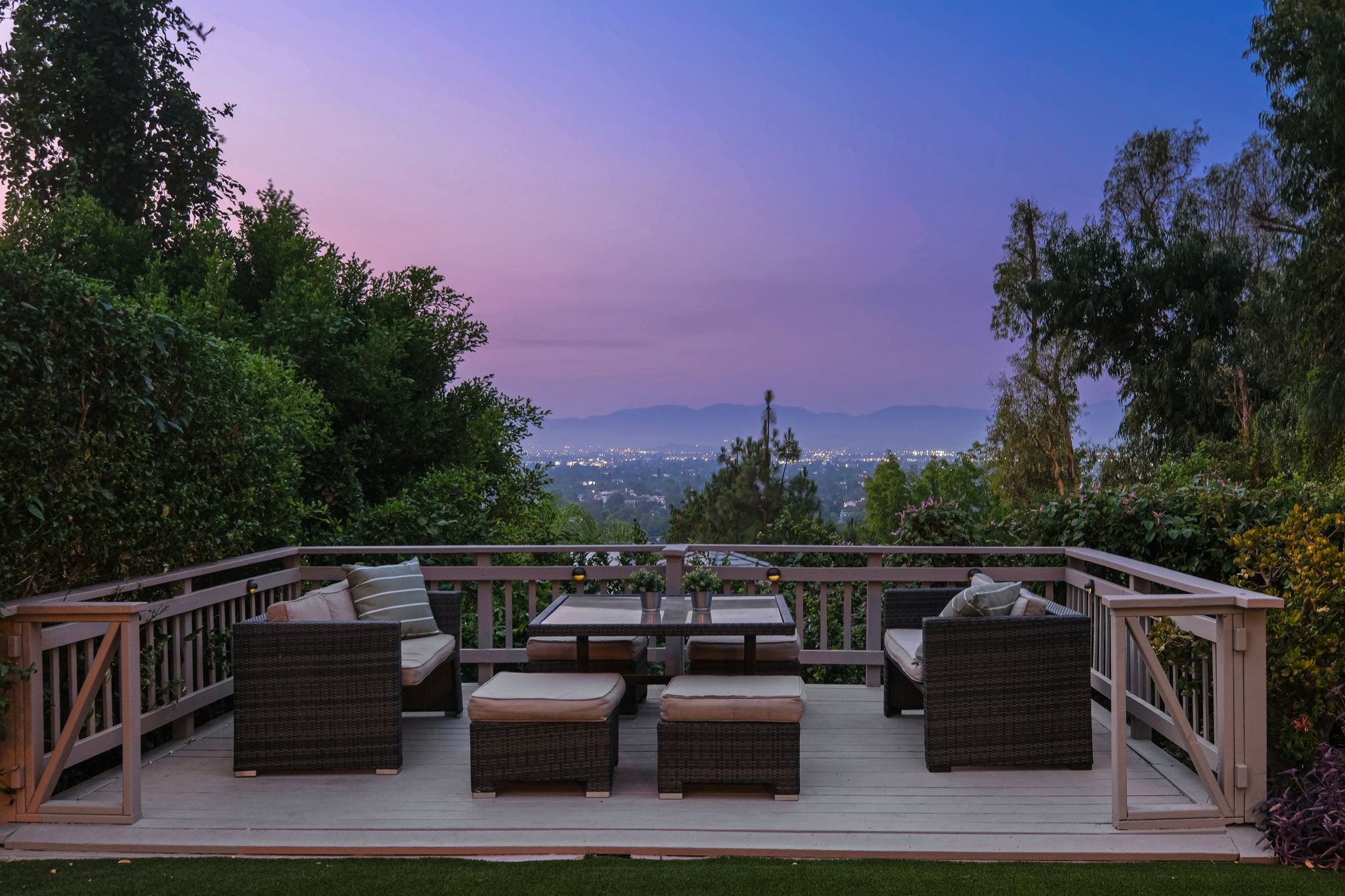 11453 Laurelcrest Dr.