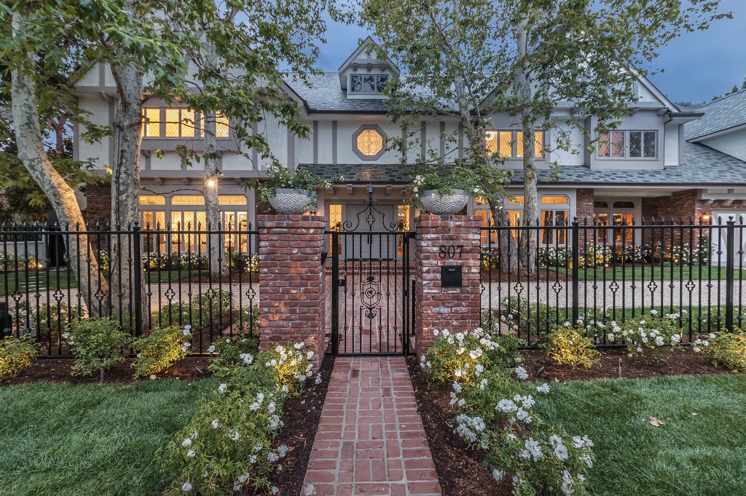 807  N. Crescent Dr