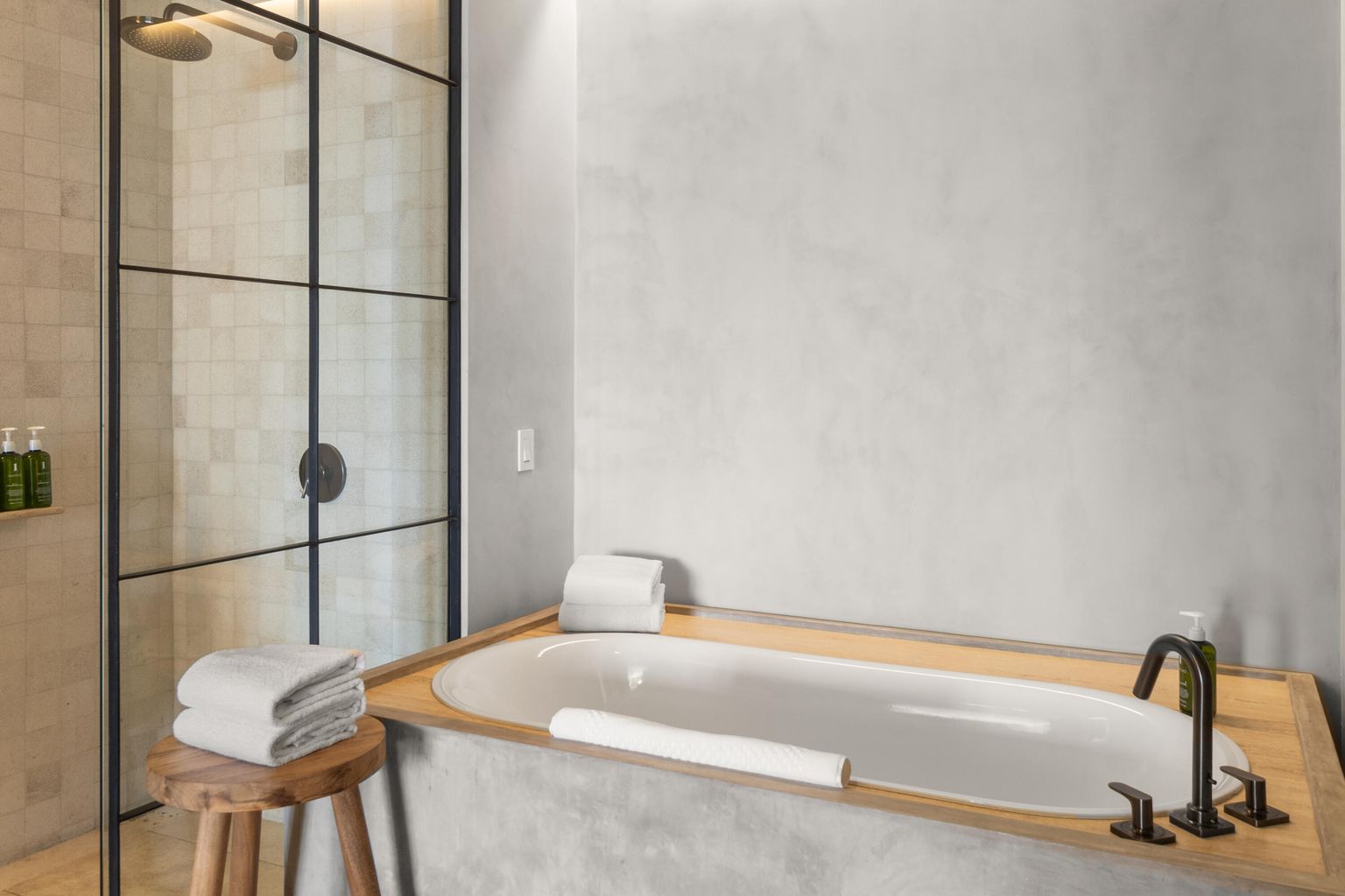 Residence 7-302 Hacienda Beach Club Phase 2